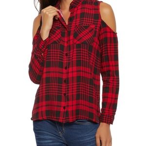 Large off shoulder button down💋😎